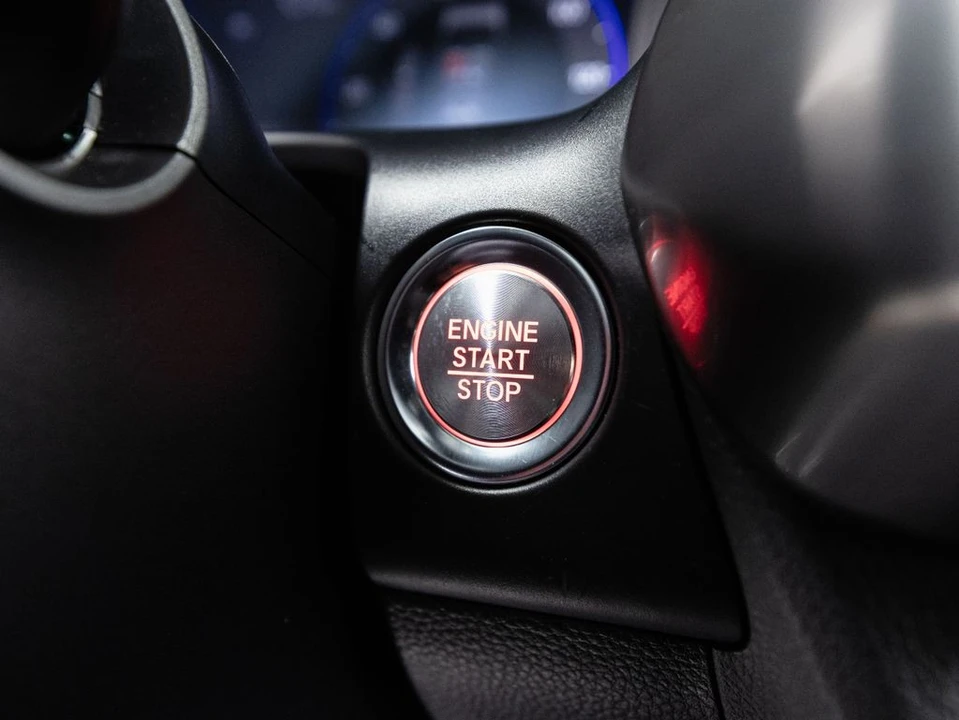 2025 Acura ADX - Image 16 of 21