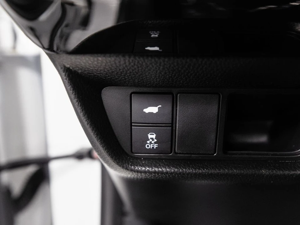 2025 Acura ADX - Image 9 of 21