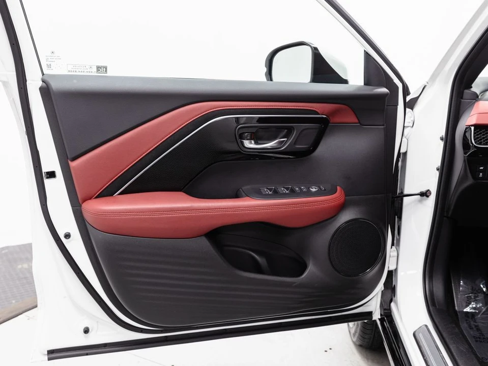 2025 Acura ADX - Image 5 of 12