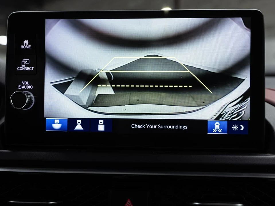 2025 Acura ADX - Image 17 of 21