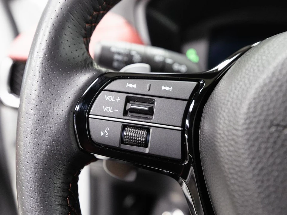 2025 Acura ADX - Image 10 of 21