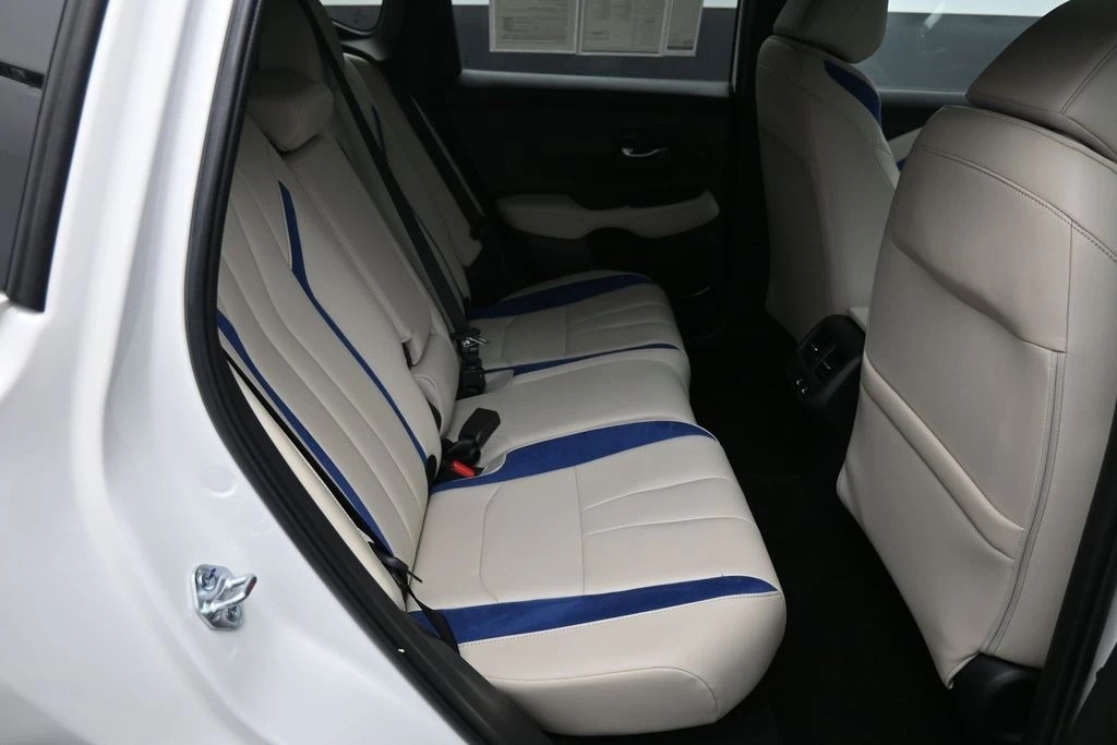 2025 Acura ADX - Image 24 of 31