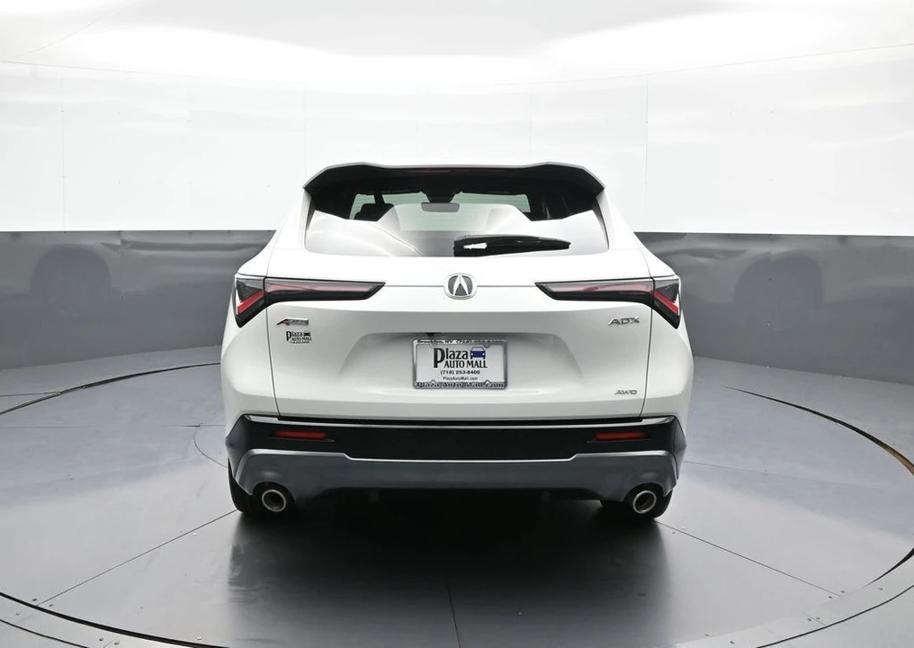 2025 Acura ADX - Image 7 of 31