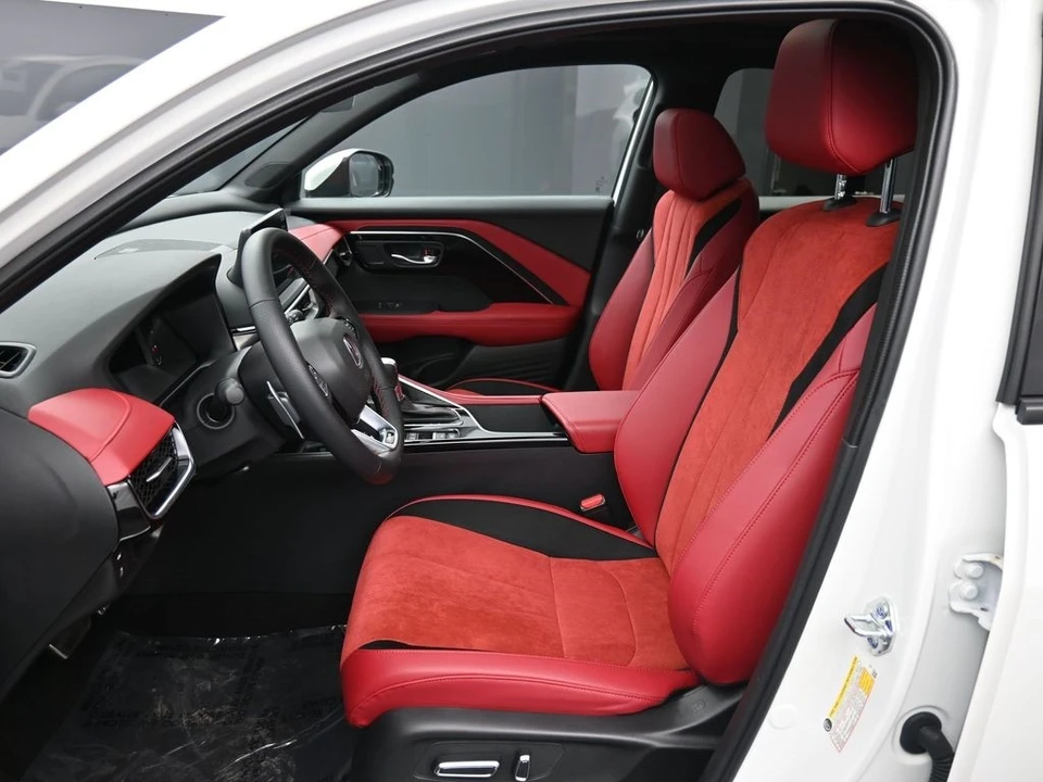 2025 Acura ADX - Image 19 of 21