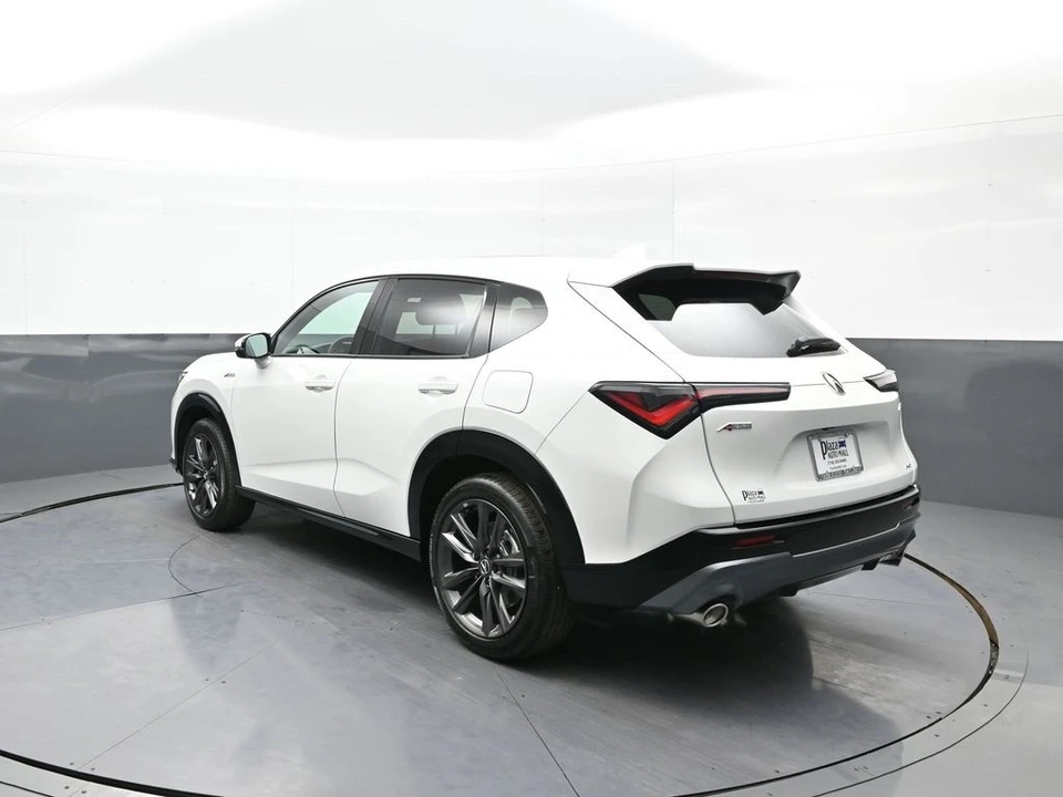 2025 Acura ADX - Image 8 of 21
