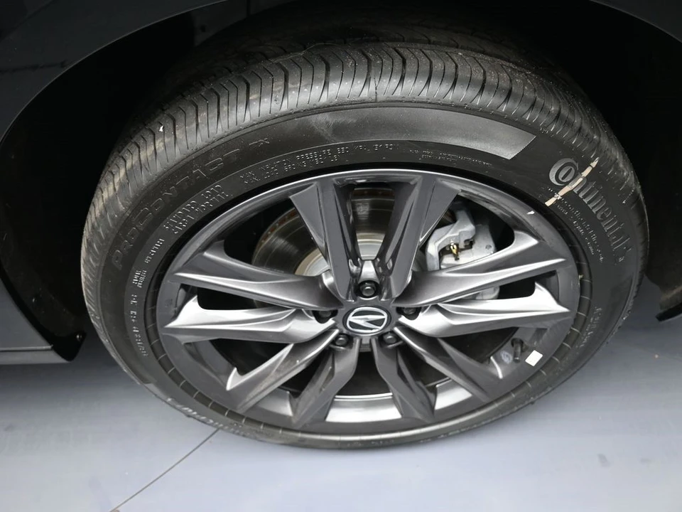 2025 Acura ADX - Image 13 of 21