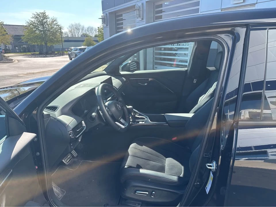 2025 Acura ADX - Image 7 of 11