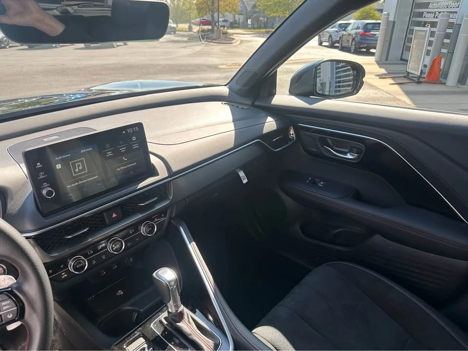 2025 Acura ADX - Image 9 of 11
