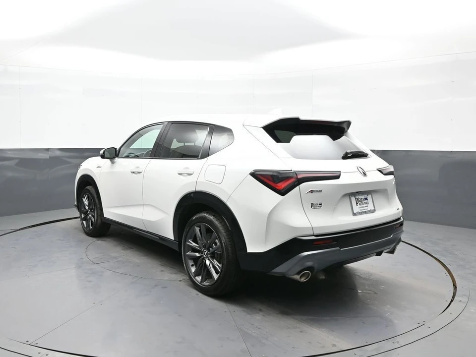 2025 Acura ADX - Image 8 of 12