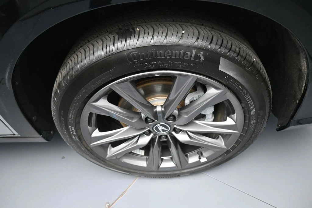 2025 Acura ADX - Image 13 of 31