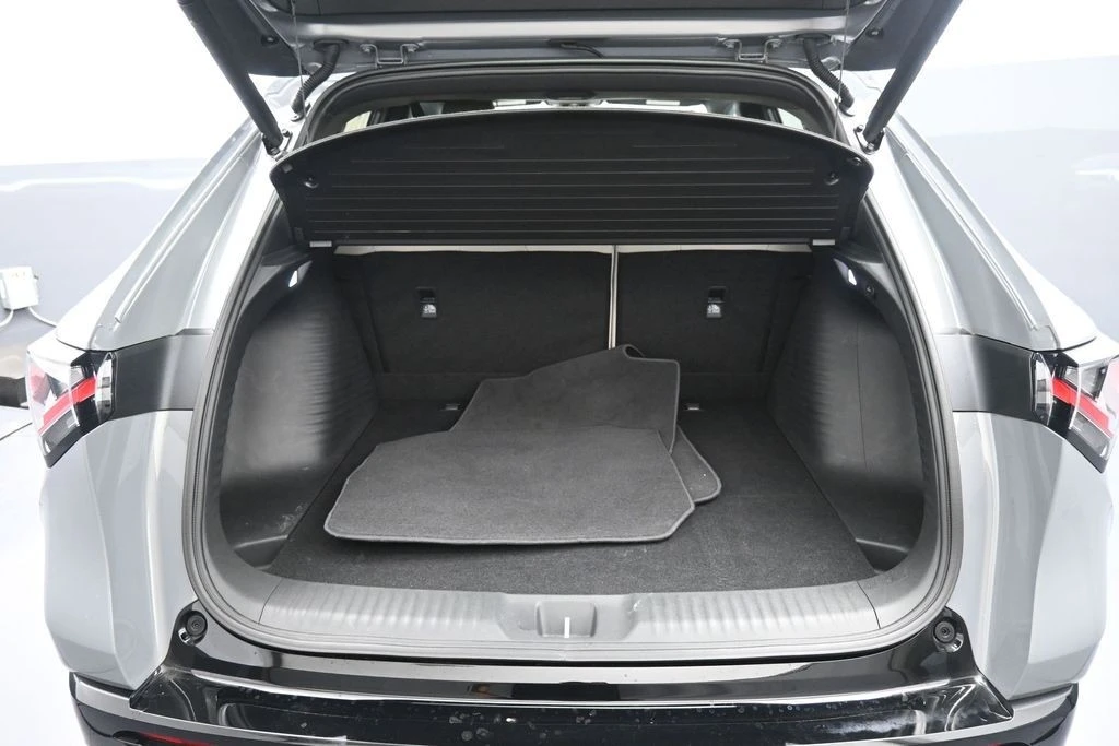 2025 Acura ADX - Image 21 of 31