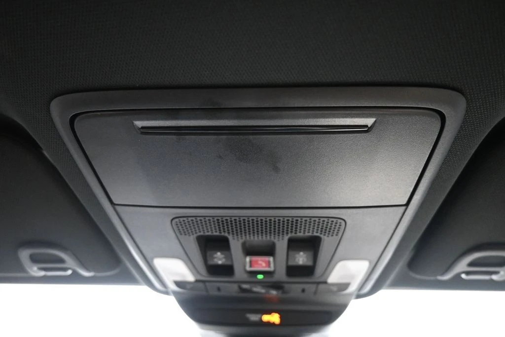 2025 Acura ADX - Image 17 of 31