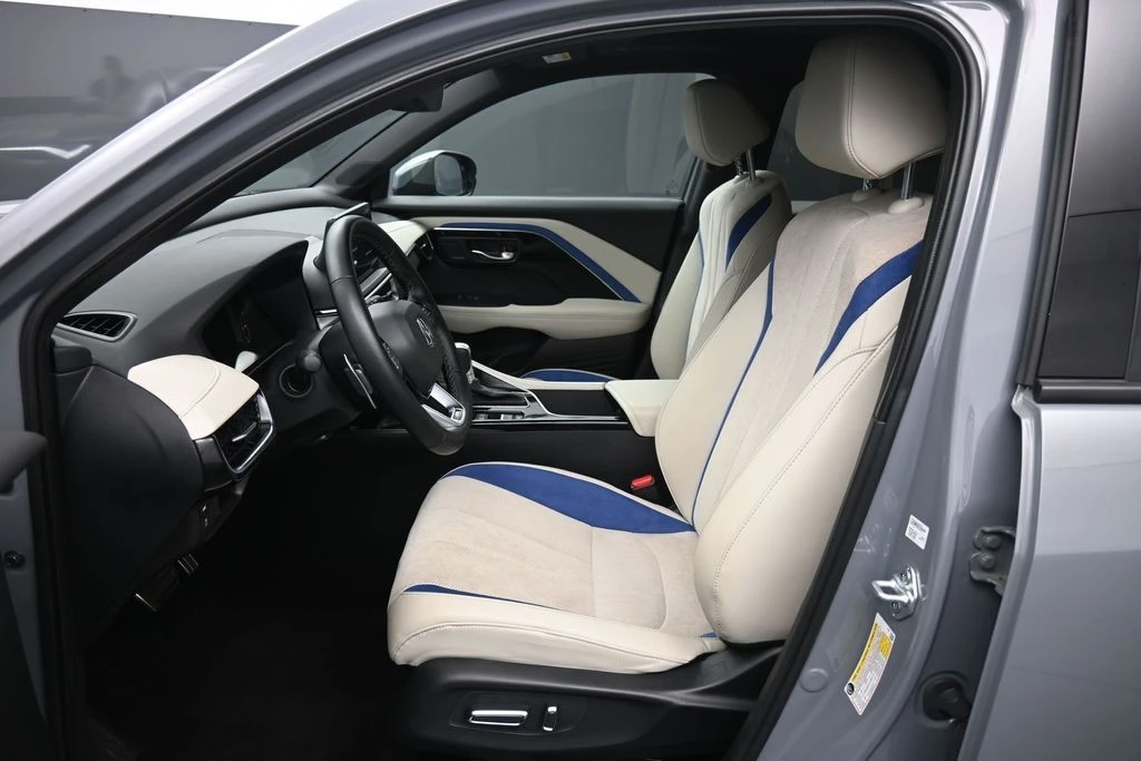 2025 Acura ADX - Image 18 of 31