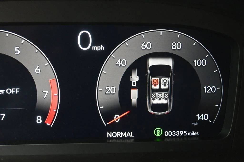 2025 Acura ADX - Image 16 of 31