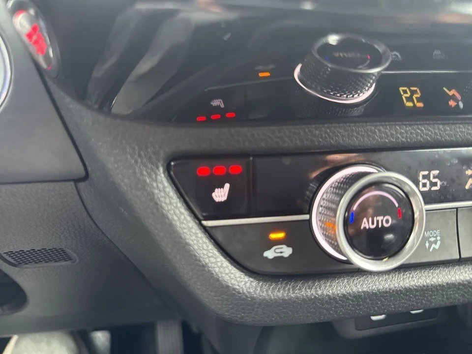 2025 Acura ADX - Image 21 of 31