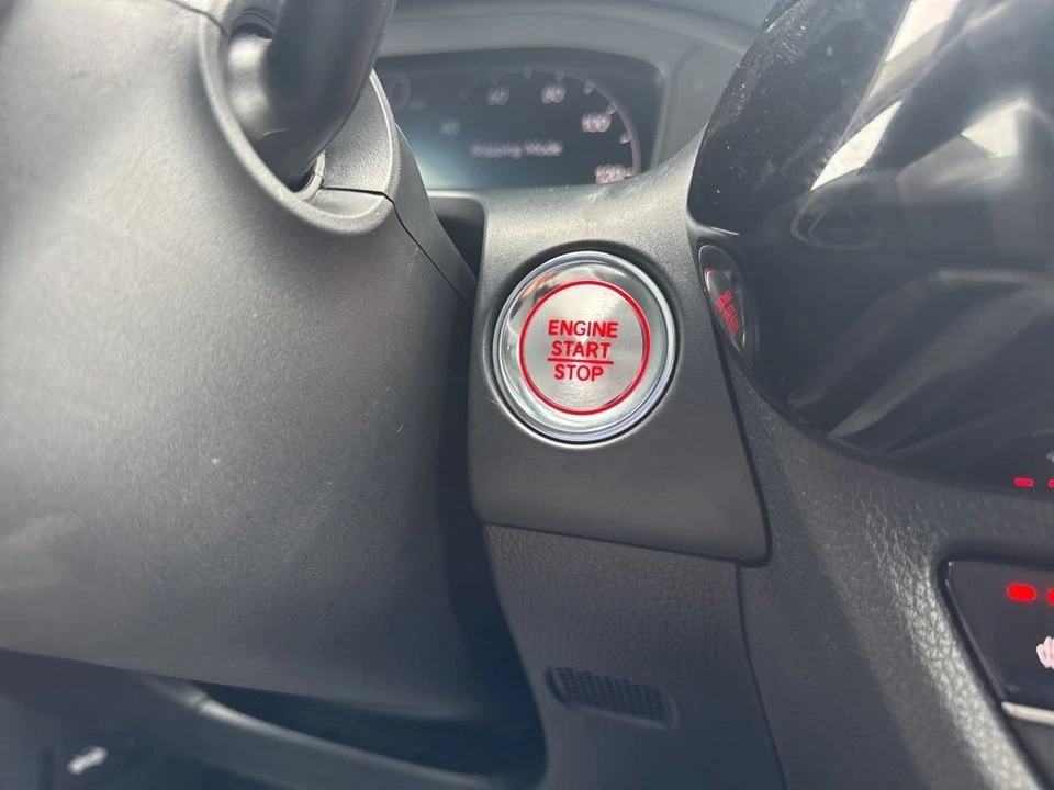 2025 Acura ADX - Image 22 of 31