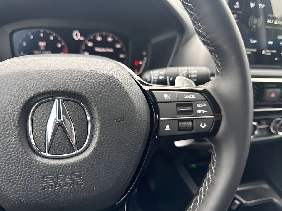 2025 Acura ADX - Image 16 of 31