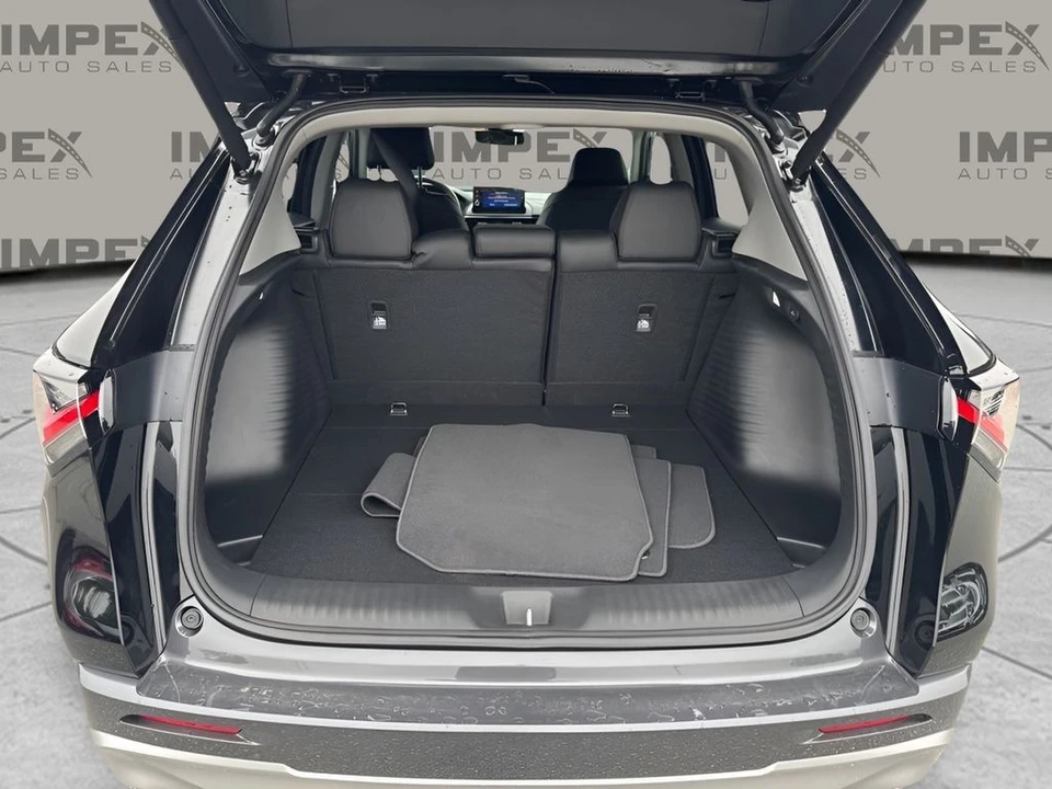 2025 Acura ADX - Image 28 of 31