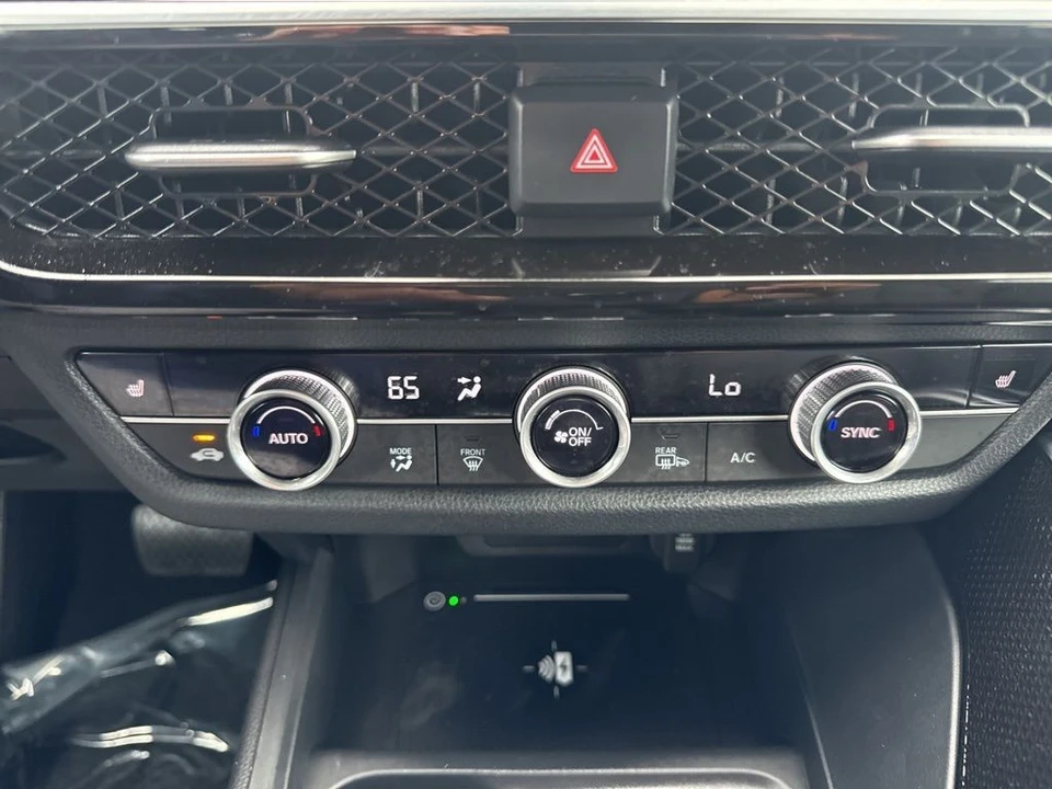 2025 Acura ADX - Image 19 of 31