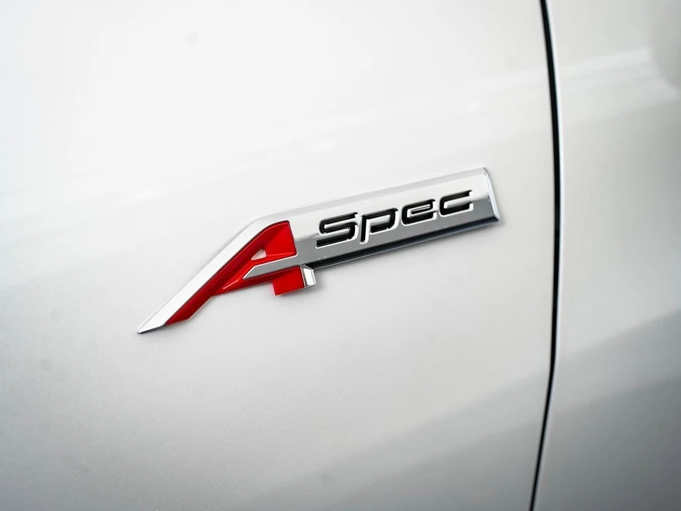 2025 Acura ADX - Image 9 of 21