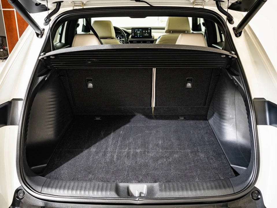 2025 Acura ADX - Image 17 of 21