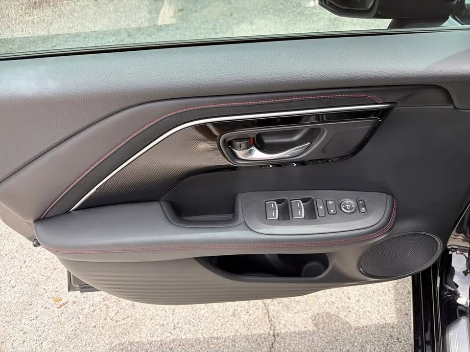 2025 Acura ADX - Image 12 of 20