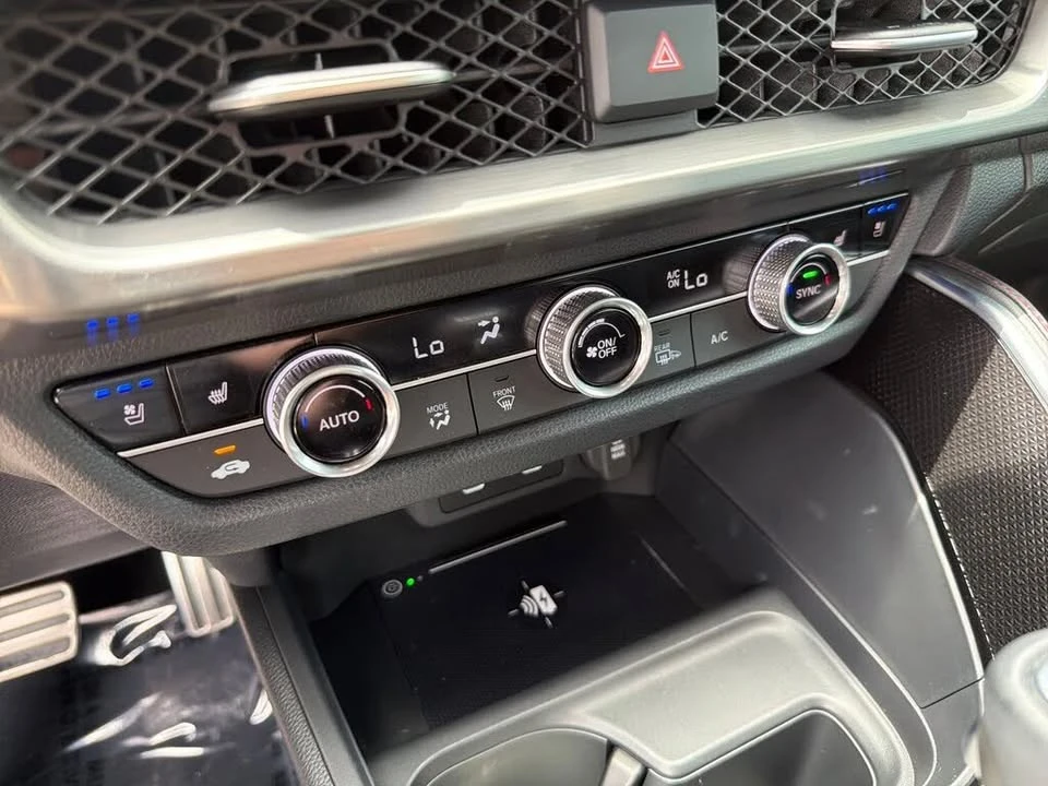 2025 Acura ADX - Image 9 of 20