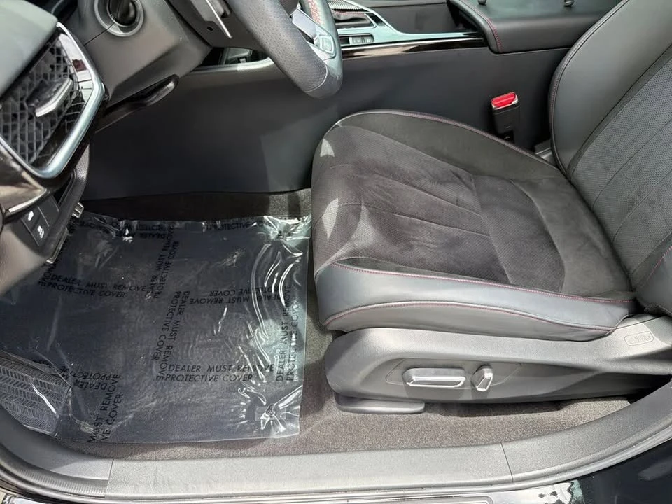 2025 Acura ADX - Image 13 of 20
