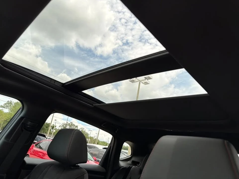 2025 Acura ADX - Image 15 of 20