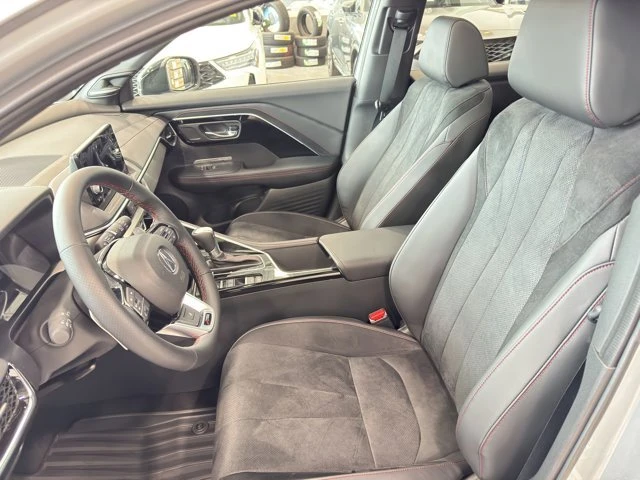 2025 Acura ADX - Image 14 of 20
