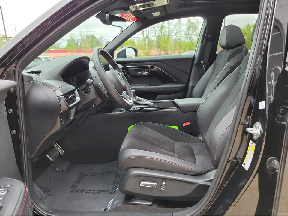 2025 Acura ADX - Image 6 of 14