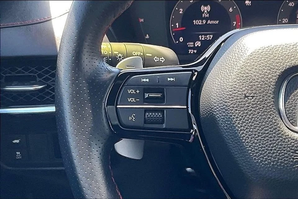2025 Acura ADX - Image 4 of 20
