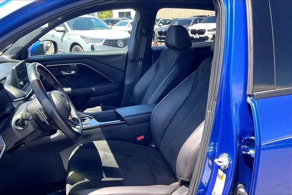 2025 Acura ADX - Image 10 of 20