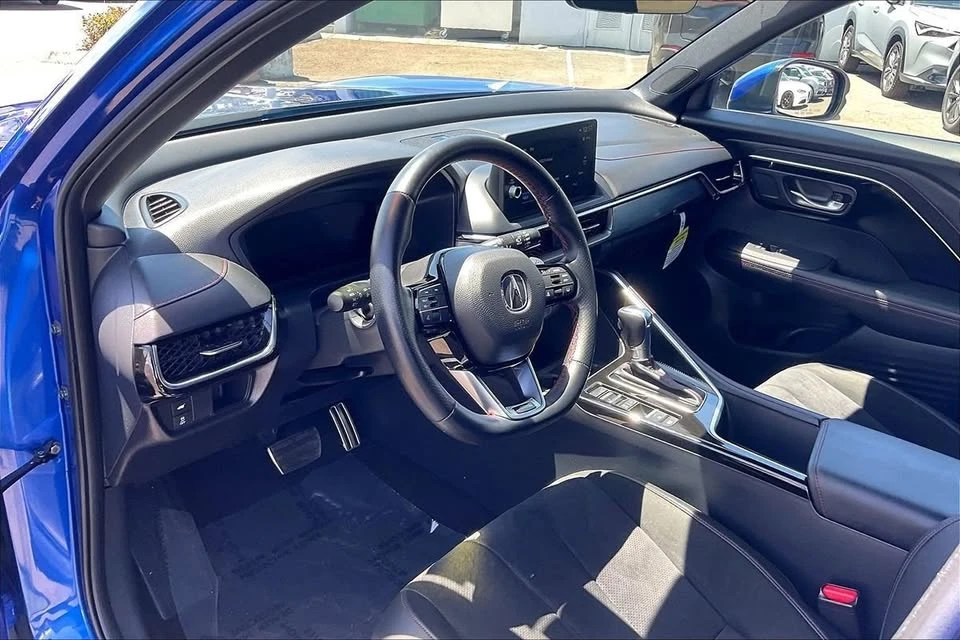 2025 Acura ADX - Image 17 of 20