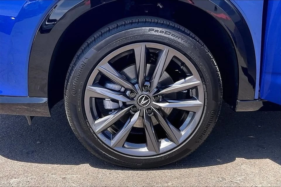 2025 Acura ADX - Image 15 of 20