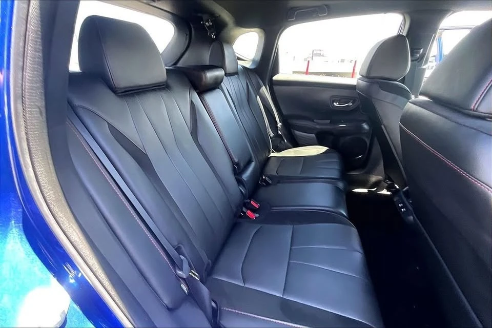 2025 Acura ADX - Image 11 of 20