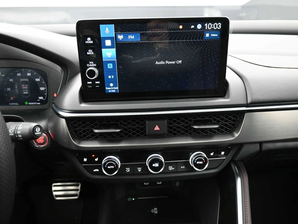 2025 Acura ADX - Image 17 of 31