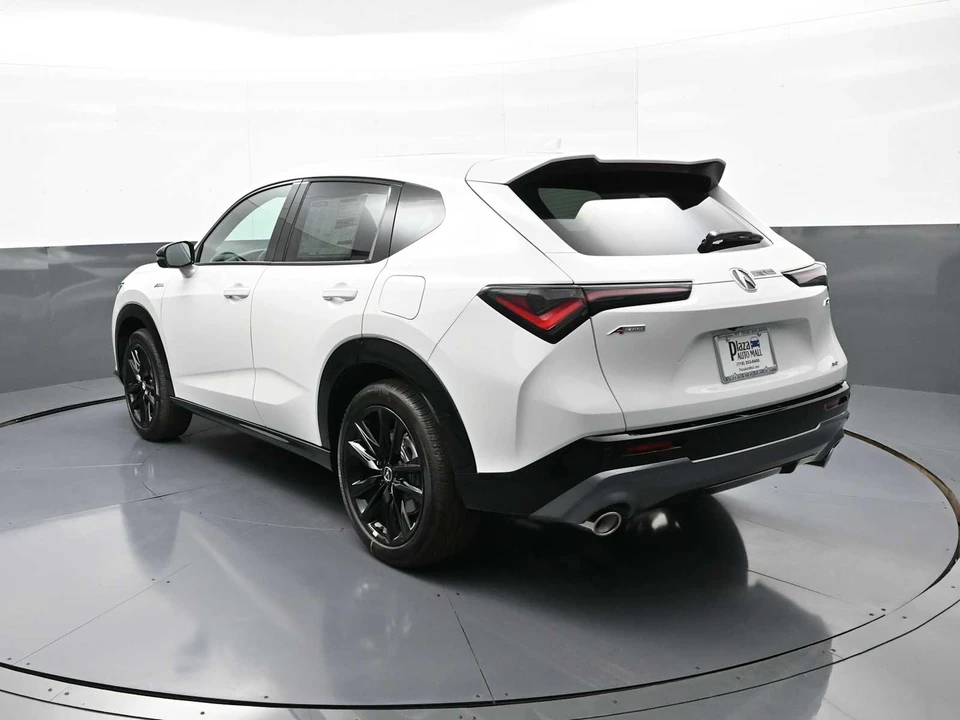 2025 Acura ADX - Image 7 of 31
