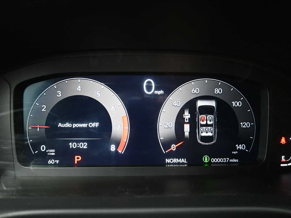 2025 Acura ADX - Image 15 of 31