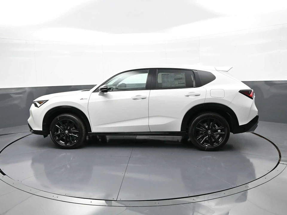 2025 Acura ADX - Image 8 of 31
