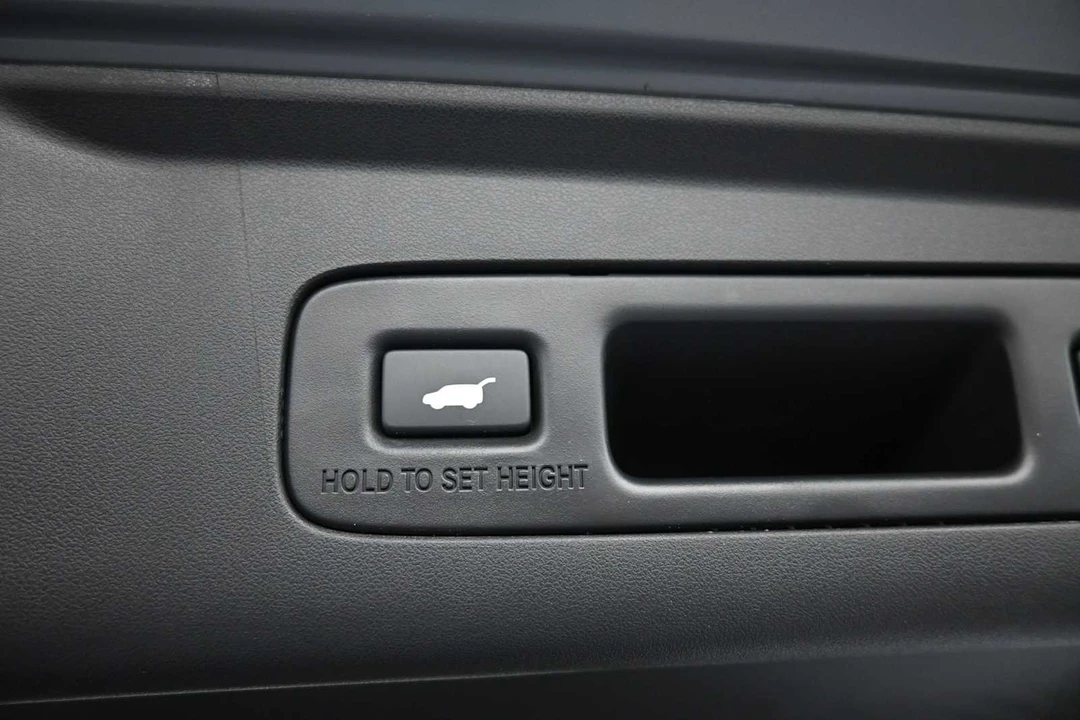 2025 Acura ADX - Image 23 of 31