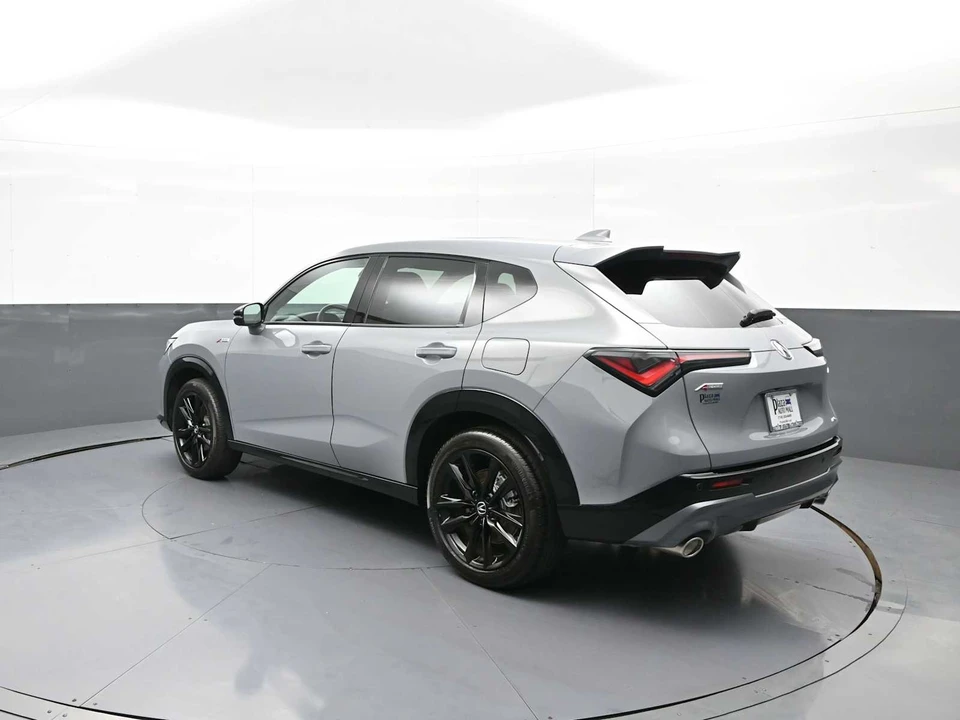 2025 Acura ADX - Image 8 of 31