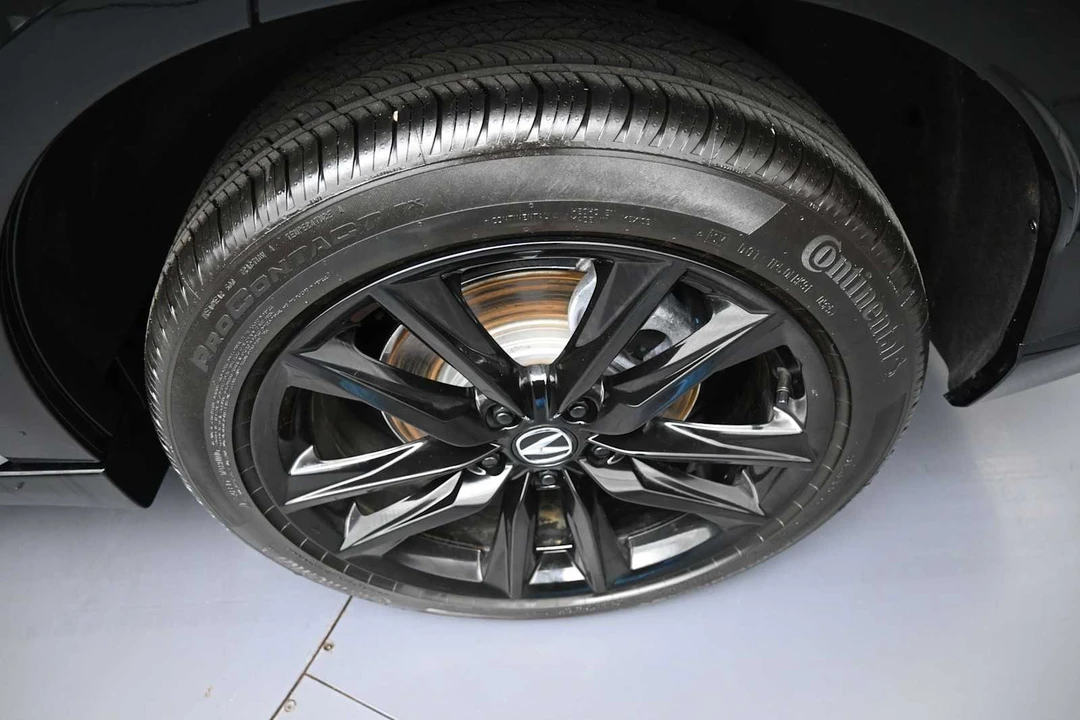 2025 Acura ADX - Image 15 of 31