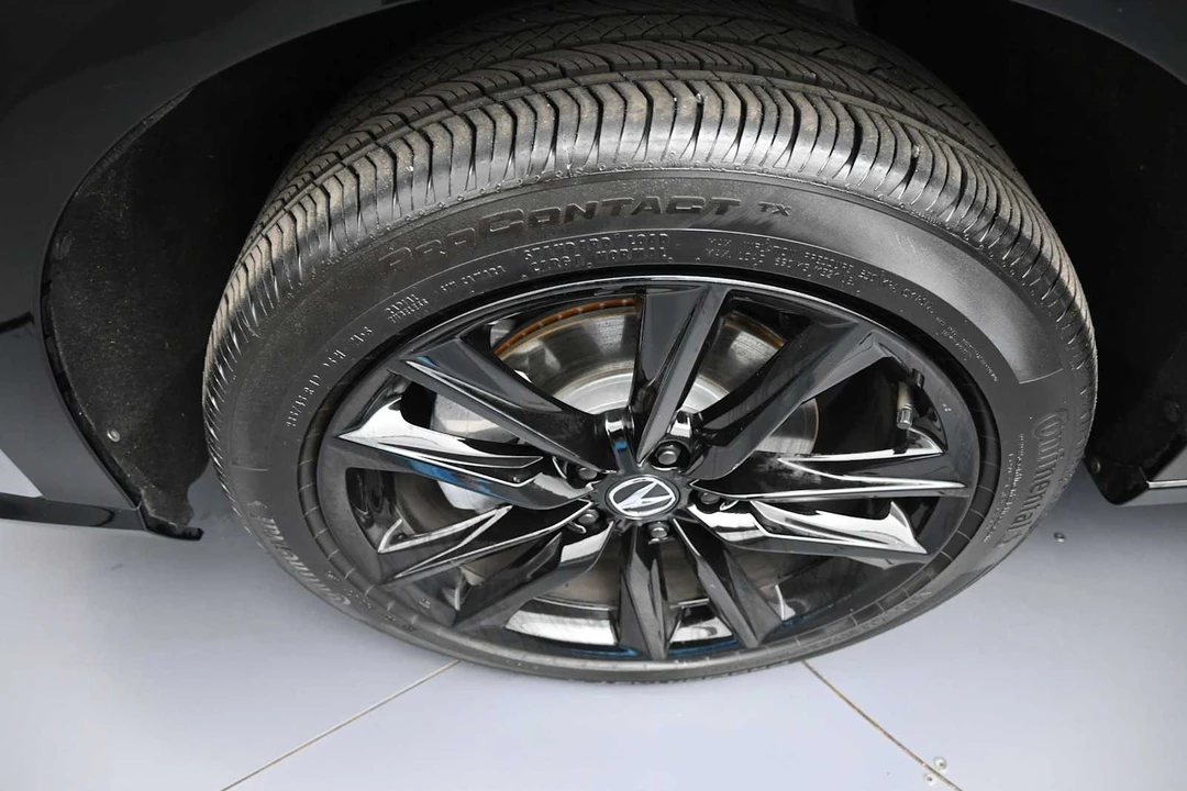 2025 Acura ADX - Image 14 of 31