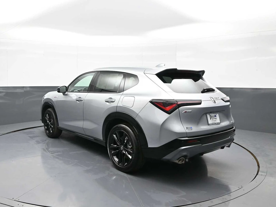 2025 Acura ADX - Image 8 of 31