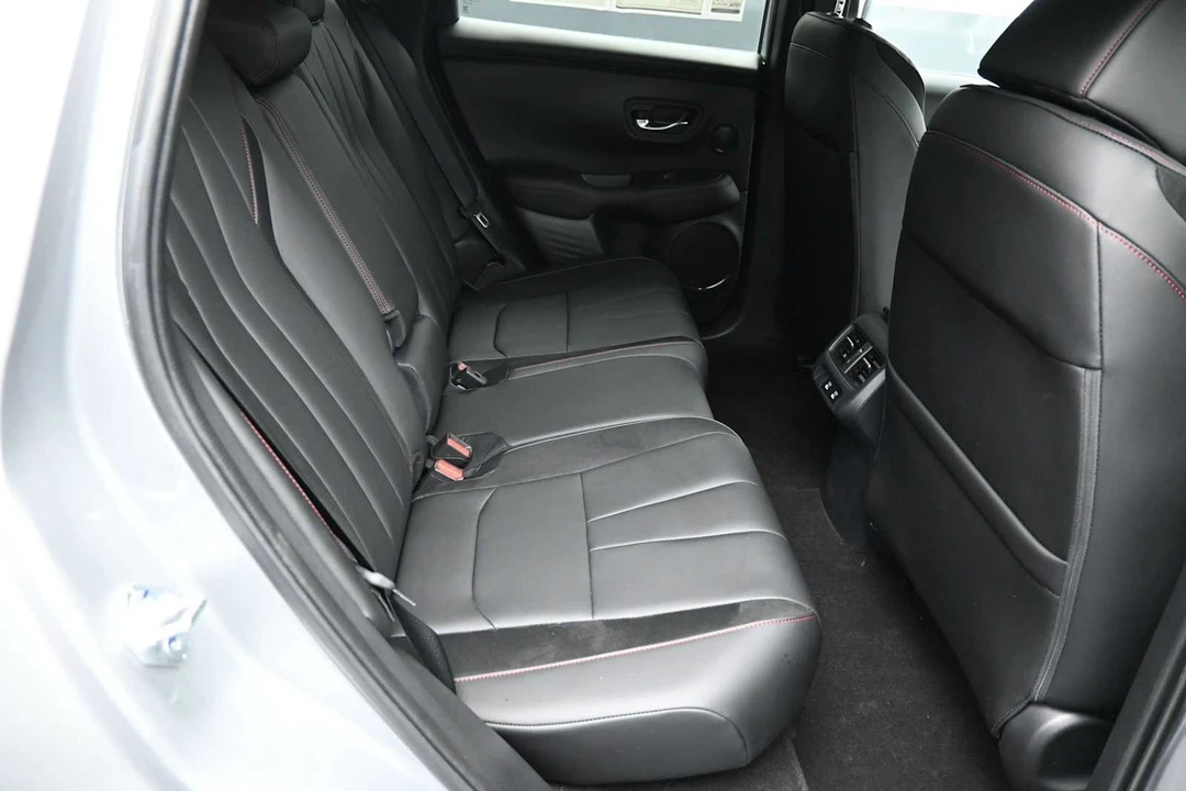 2025 Acura ADX - Image 24 of 31