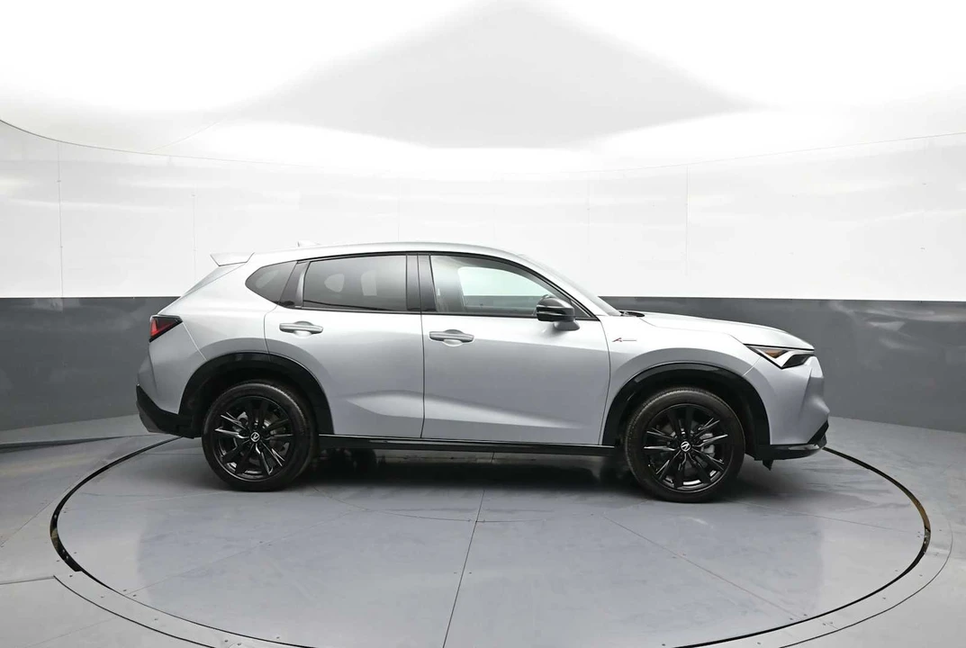 2025 Acura ADX - Image 5 of 31