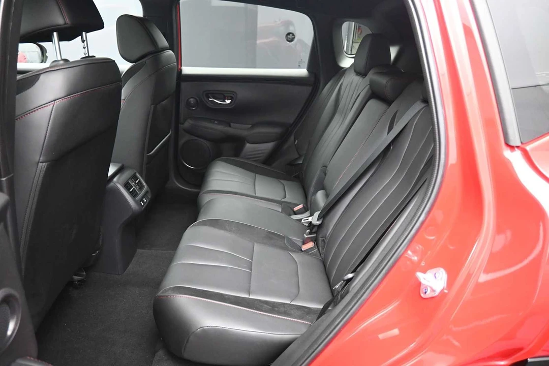 2025 Acura ADX - Image 20 of 31