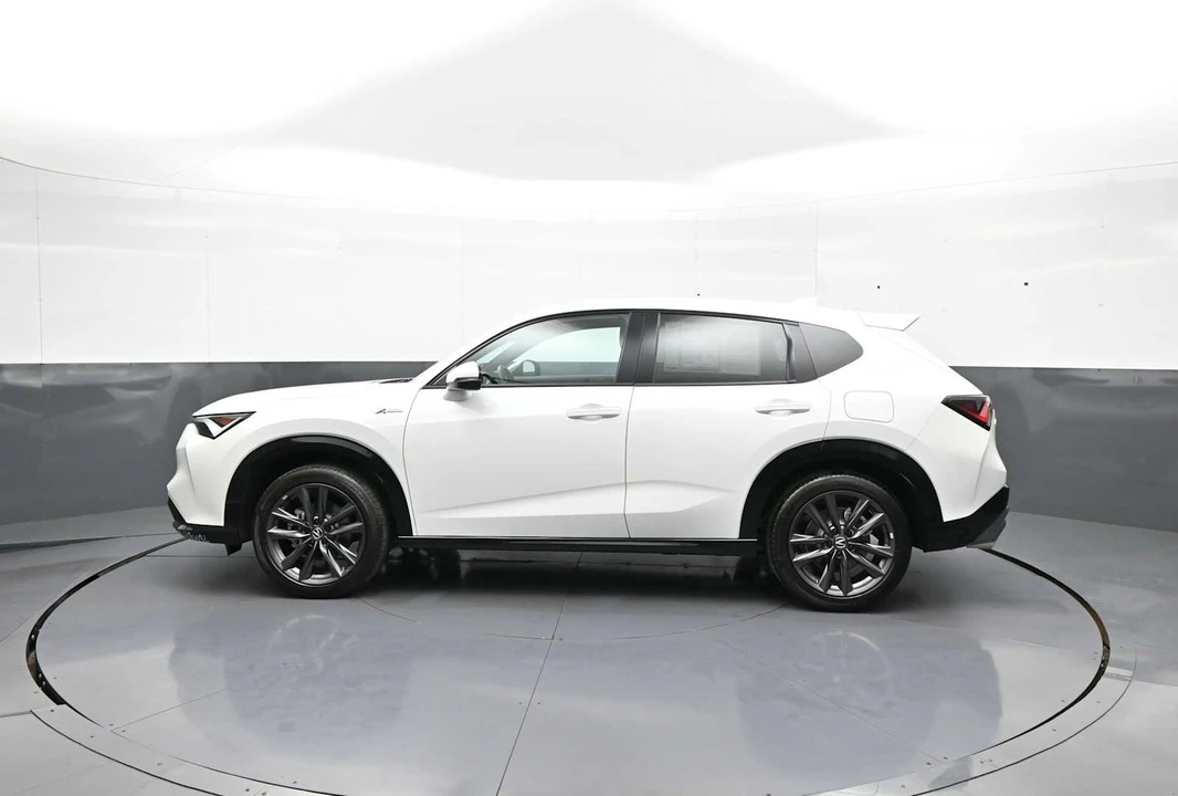 2025 Acura ADX - Image 9 of 31
