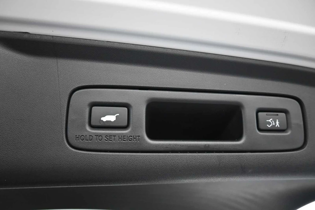 2025 Acura ADX - Image 23 of 31